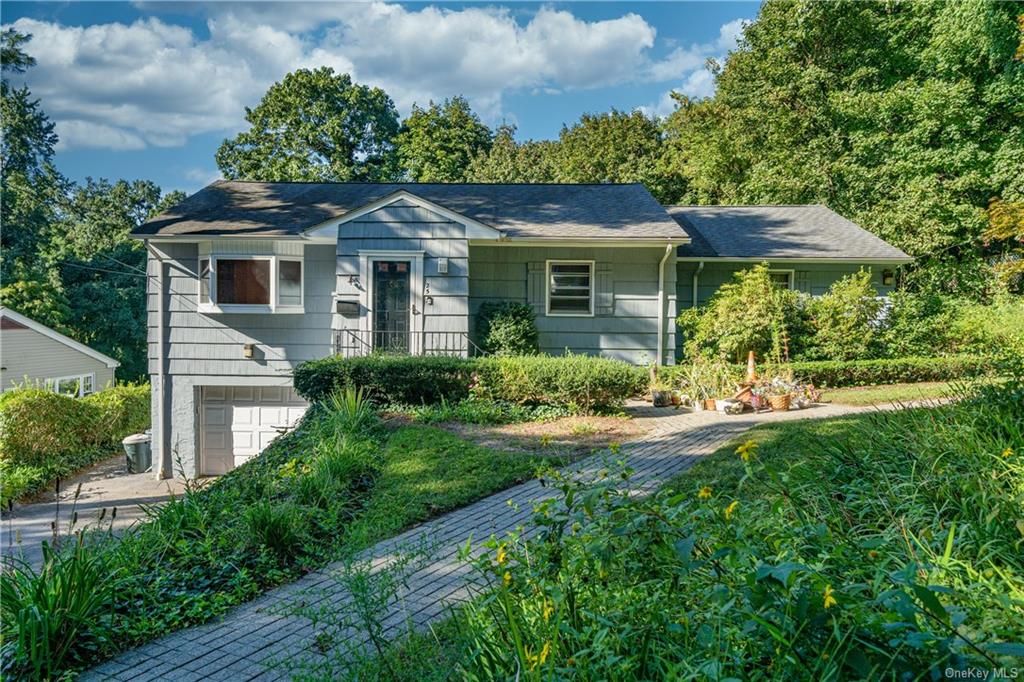 25 Westminster Dr, Yonkers, NY 10710