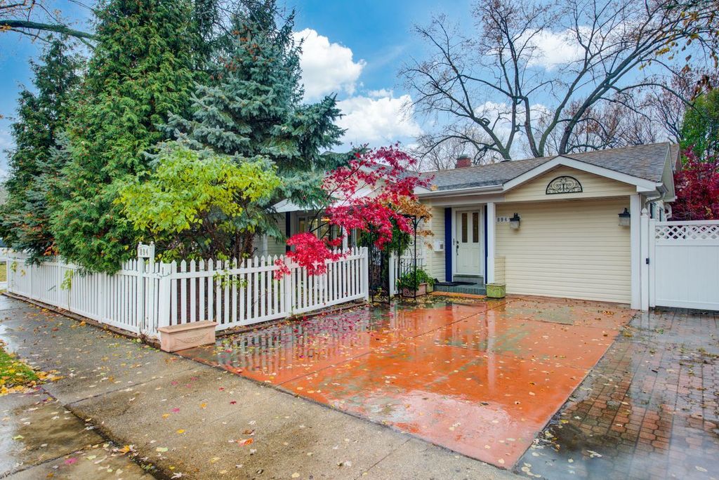 894 S Wolf Rd, Des Plaines, IL 60016
