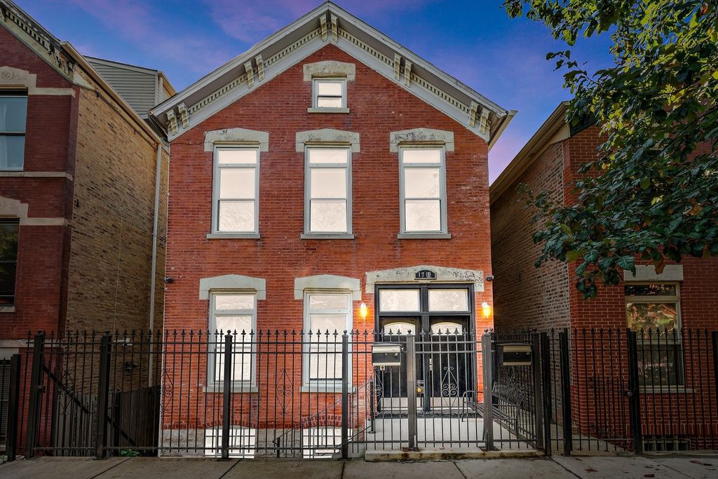 1719 W Le Moyne St, Chicago, IL 60622