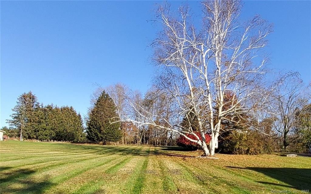 127 Main St, Middlefield, CT 06455