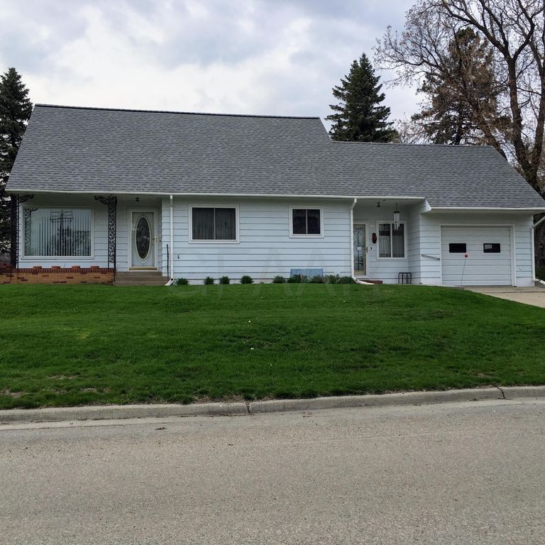 350 1st St NW, Mayville, ND 58257 Trulia