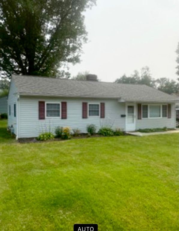 7718 Holly Dr, Mentor On The Lake, OH 44060