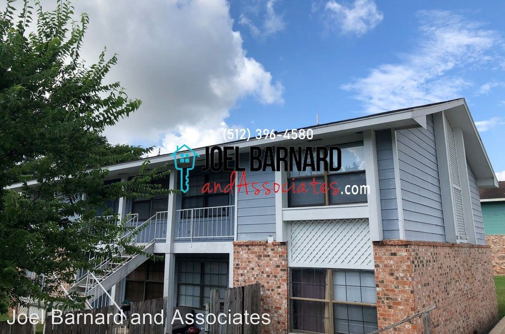 108 Lady Bird Ln #C, San Marcos, TX 78666