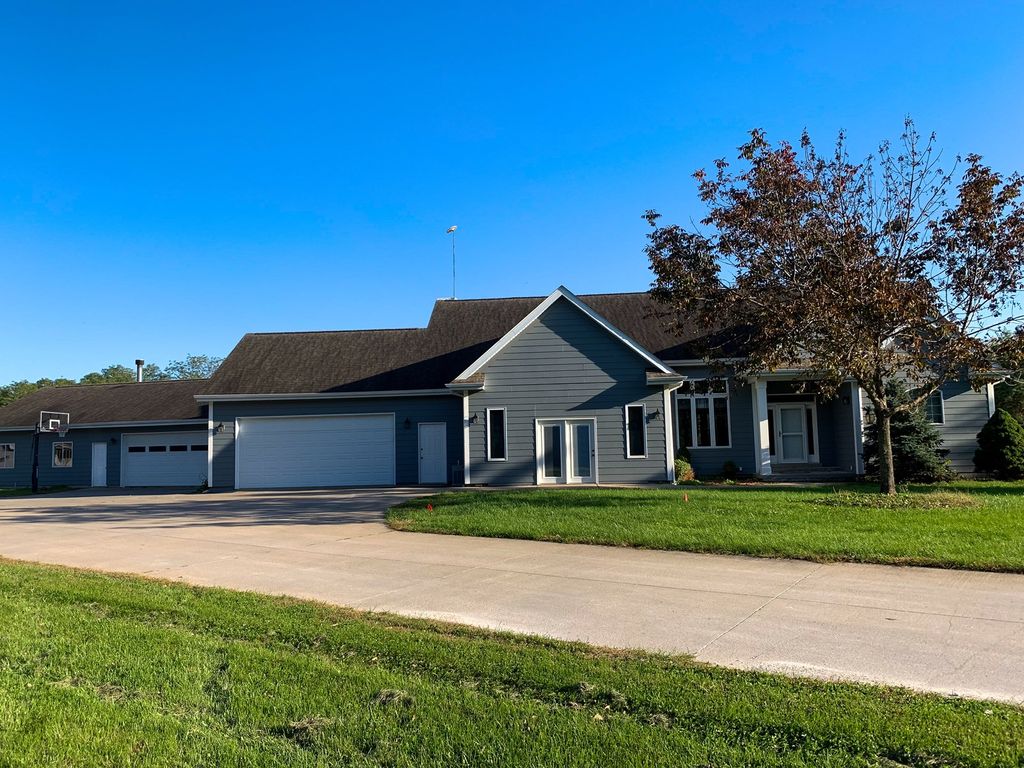 1008 S Main St, Albia, IA 52531 Trulia