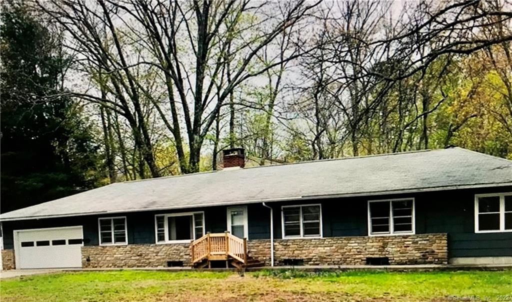 22 Flagg St, Putnam, CT 06260