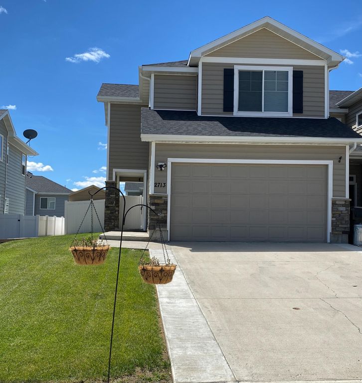 2713 29th St W, Williston, ND 58801