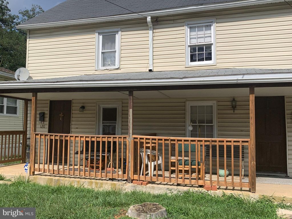 118 Winters Ln, Catonsville, MD 21228