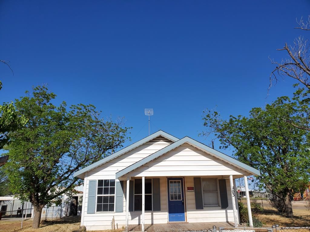 403 S Hendrickson St, Goldsmith, TX 3 Bed, 2 Bath SingleFamily Home