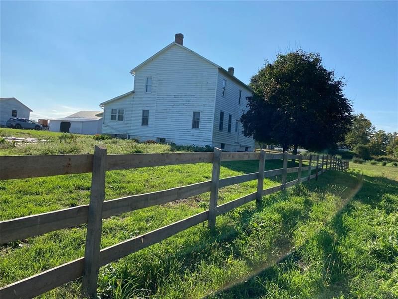 2238 Beechwood Rd, New Wilmington, PA 16142