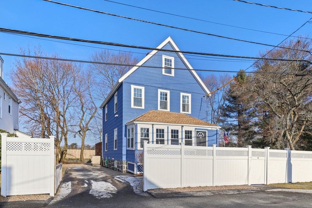 42 Lincoln St, Milton, MA 02186