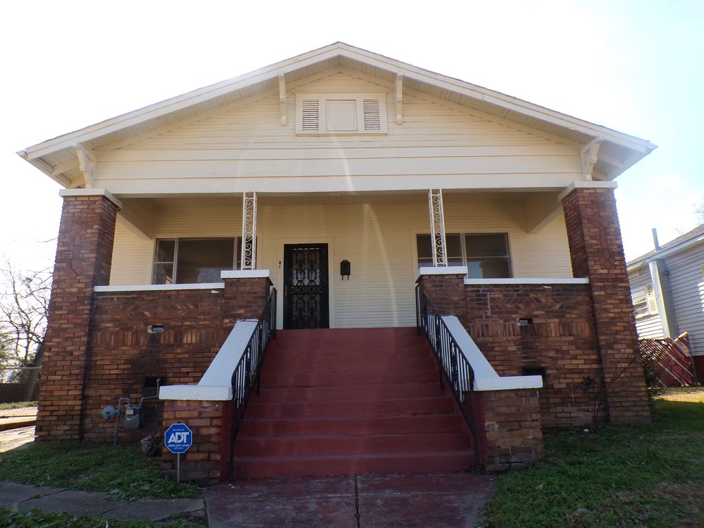 2718 Village Pl, Birmingham, AL 35211 | MLS #21439336 | Zillow, image size:1024x768