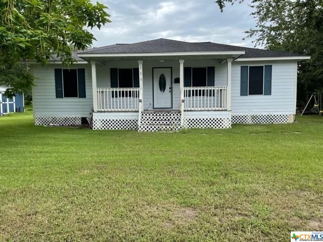 203 S Jefferson Ave, Cameron, TX 76520