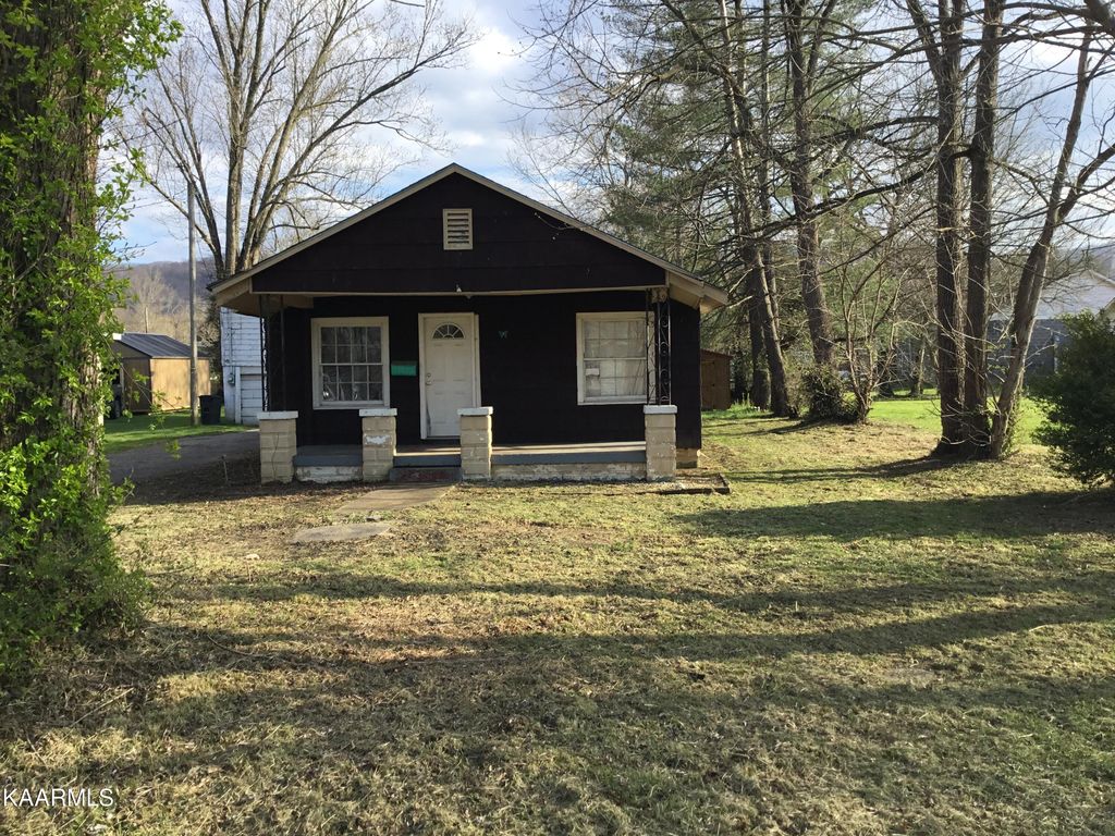 405 W  Rochester Ave, Middlesboro, KY 40965