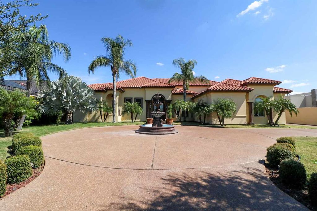 2605 Plantation East Dr, Laredo, TX 78045