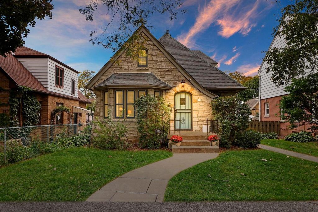 3134 N 50th St, Milwaukee, WI 53216