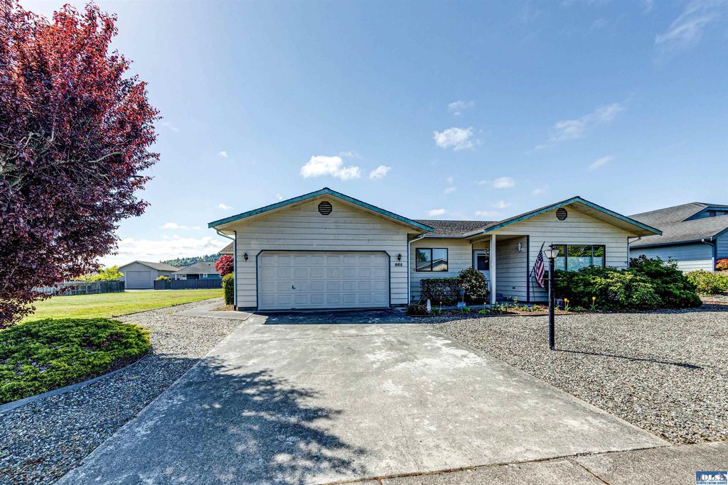 921 E  Spruce St, Sequim, WA 98382