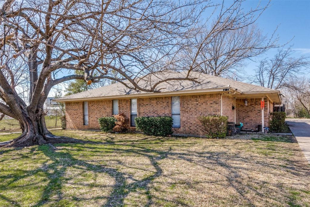 1119 Holly St, Irving, TX 75061