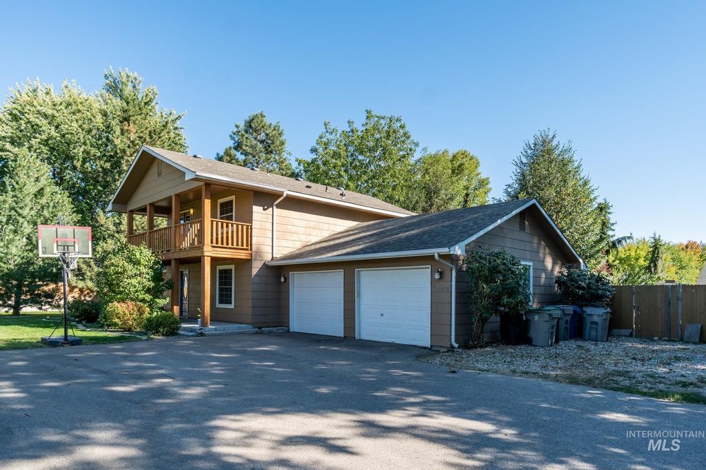 7705 W Gillis Rd, Garden City, ID 83714