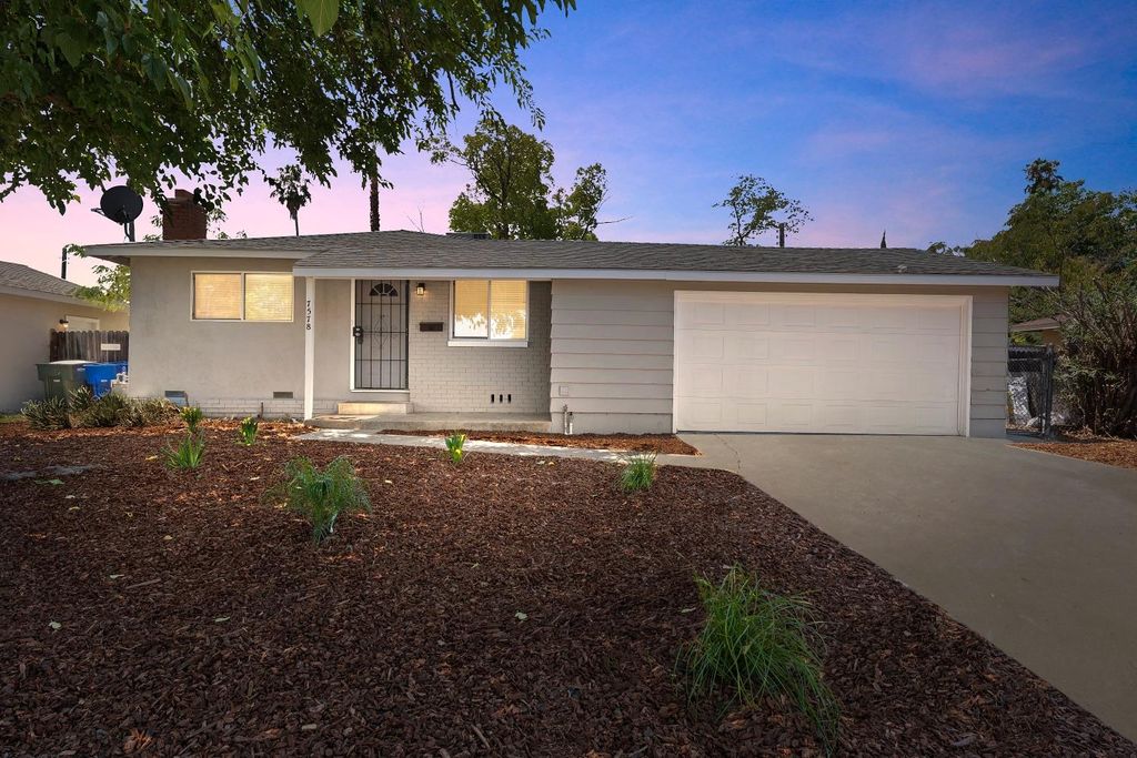 7578 Tamoshanter Way, Sacramento, CA 95822