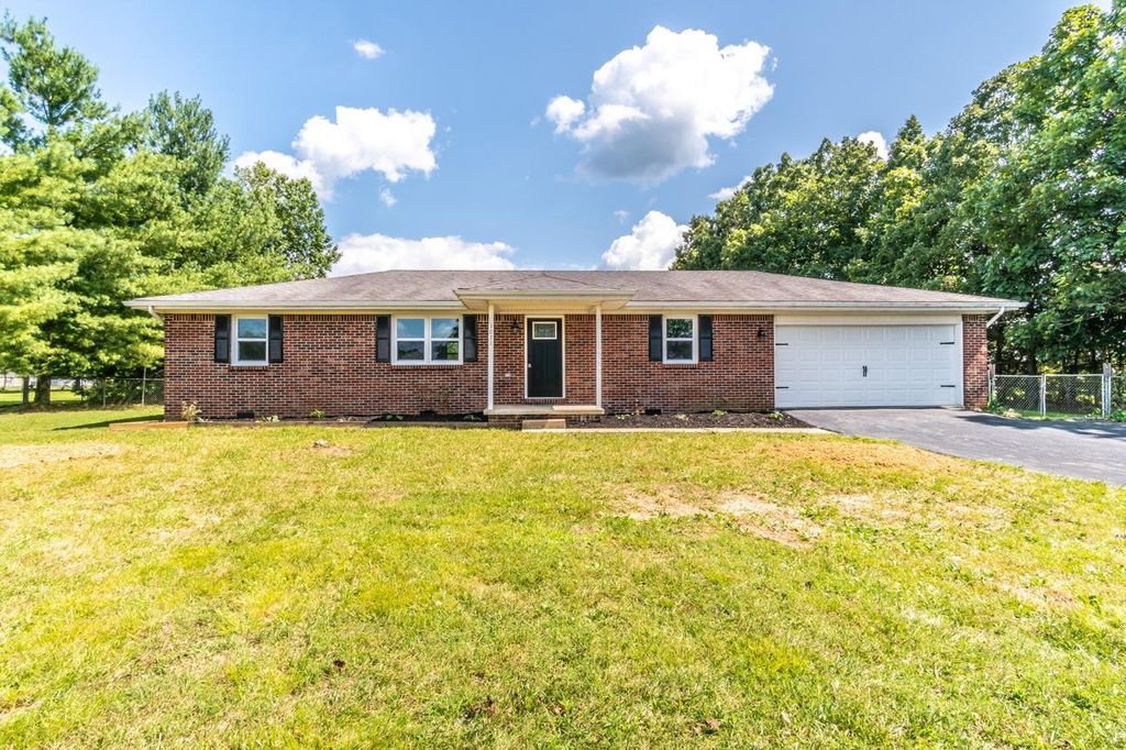 1071 Barker Ln W, Berea, KY 3 Bed, 2 Bath SingleFamily Home 41