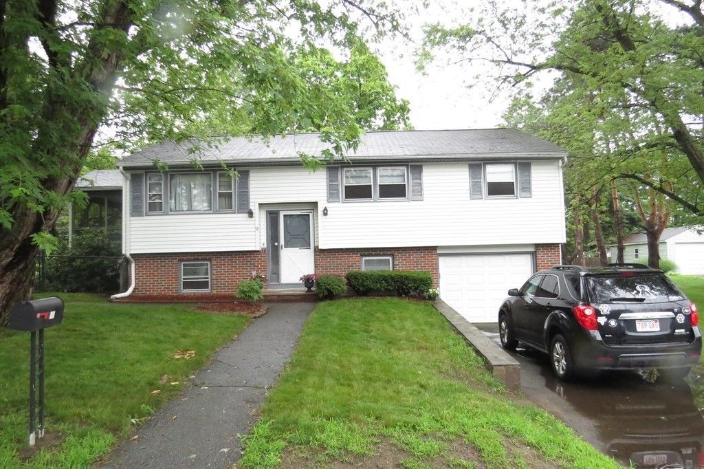 11 Hill St Methuen Ma 01844 Trulia