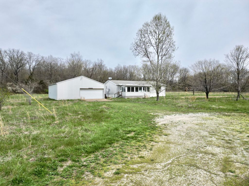 2965 County Road 5560, Willow Springs, MO 65793