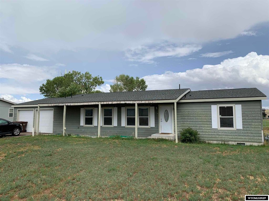 791 Willow Dr, Mountain View, WY 82939