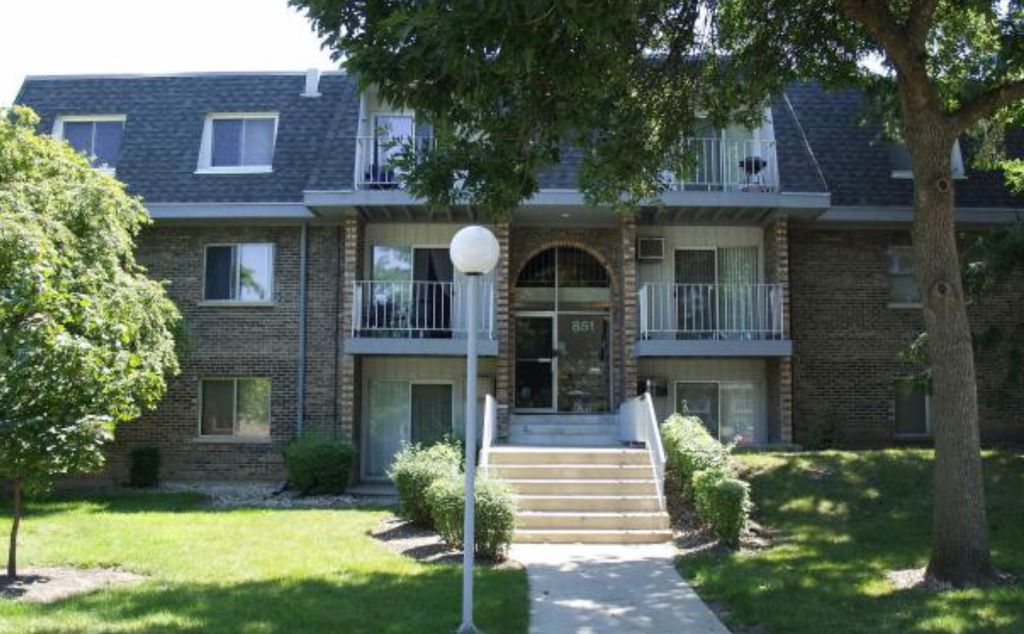 851 Blossom Ln #307, Prospect Heights, IL 60070