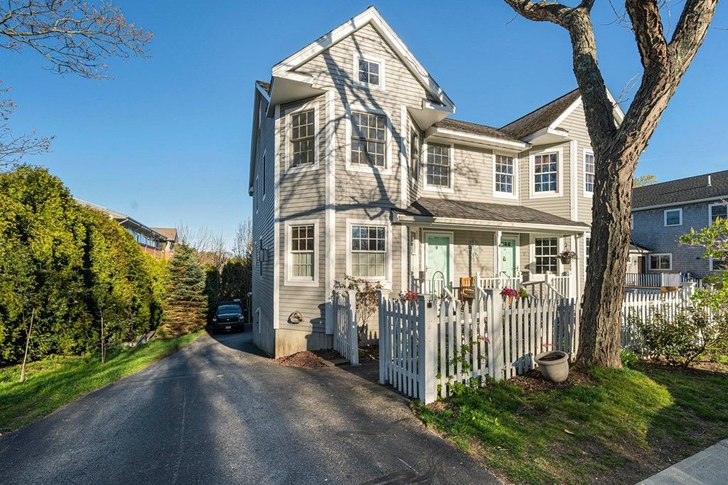 7 Arbella St #A, Manchester, MA 01944