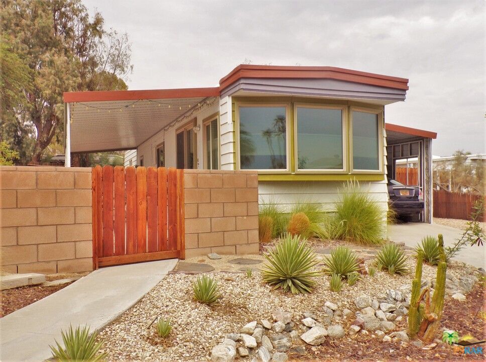 69370 Poolside Dr, Desert Hot Springs, CA 92241