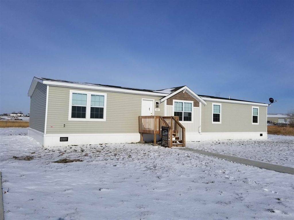 605 8th Ave SW, Stanley, ND 58784