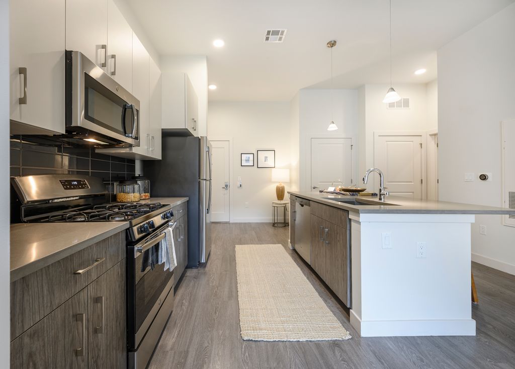 130 Arsenal St, Watertown, MA 02472