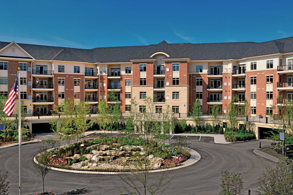 233 Carson Ter, Huntingdon Valley, PA 2 Bed, 2 Bath Condo 7 Photos