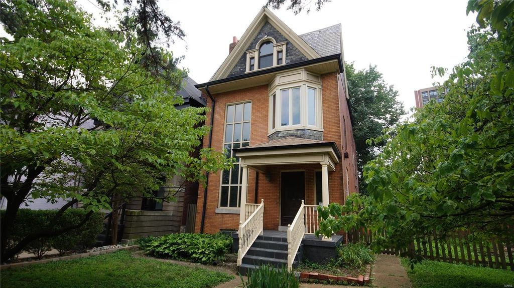 4428 Laclede Ave, Saint Louis, MO 63108