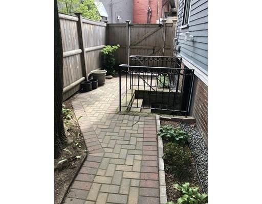 1686 Massachusetts Ave, Cambridge, MA 02138