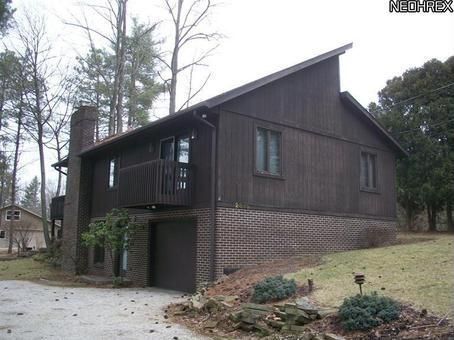 2875 Lodge Rd SW, Sherrodsville, OH 44675