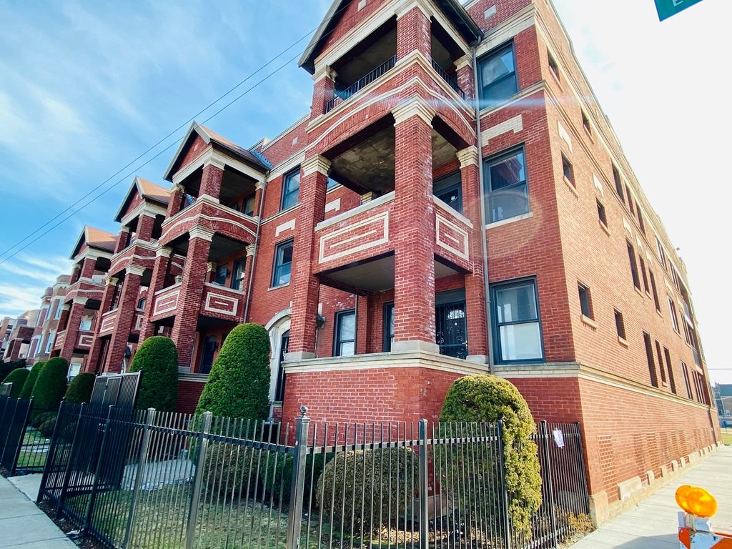 6511 S Blackstone Ave #3, Chicago, IL 60637