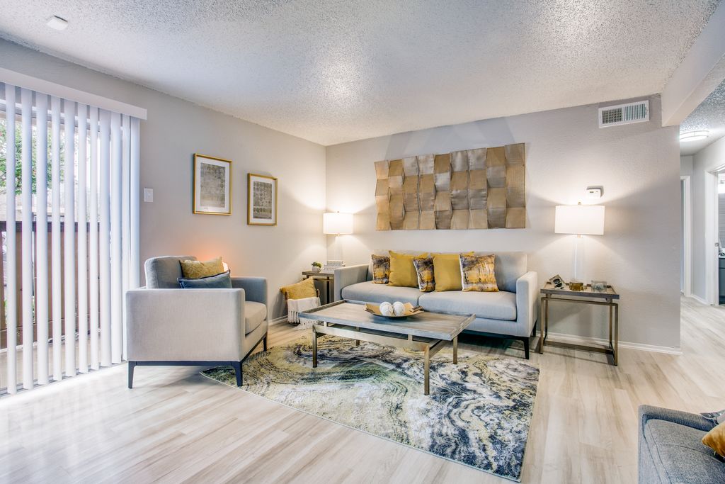 8500 Harwood Rd, North Richland Hills, TX 76180