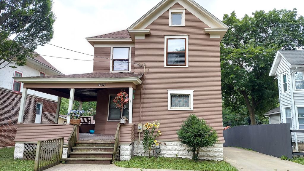 638 W Galena Blvd, Aurora, IL 60506
