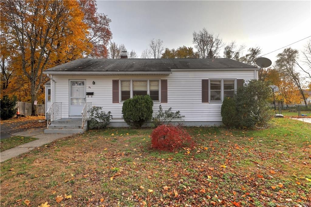31 Twin Brook Rd, Hamden, CT 06514
