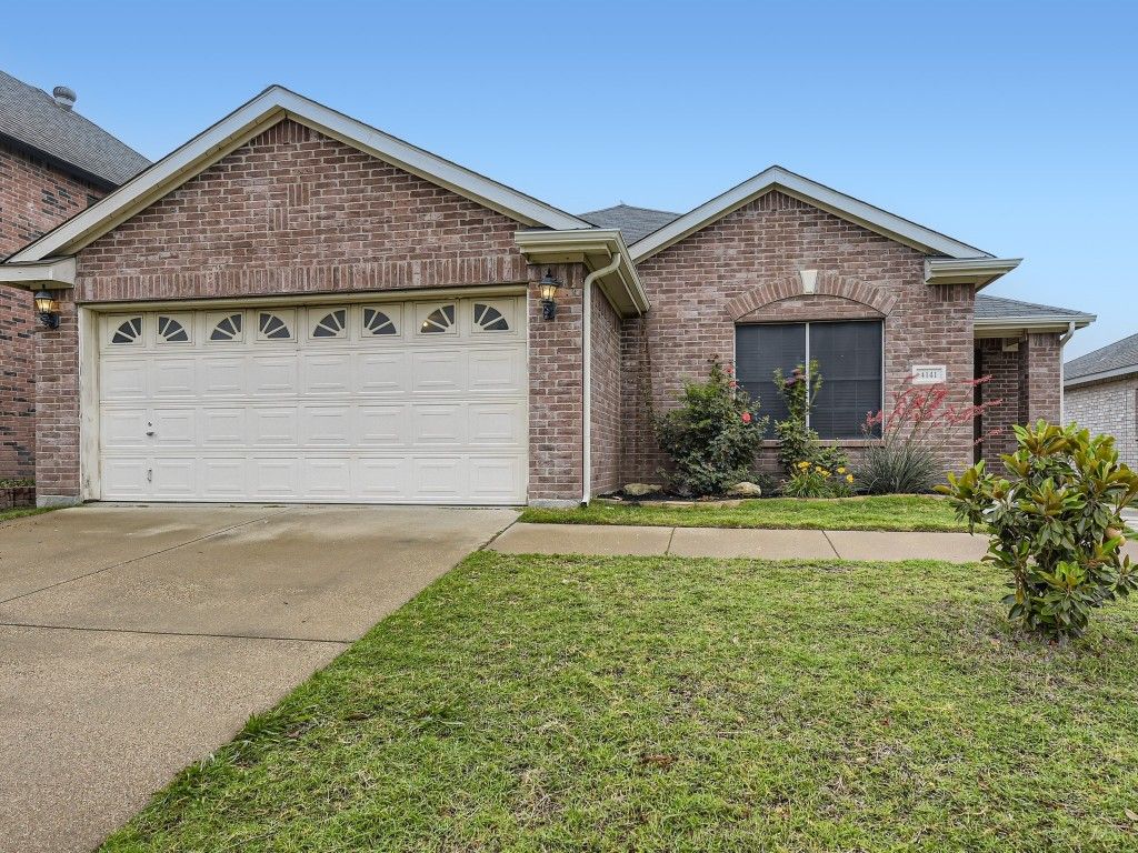 4141 Fossile Butte Dr, Fort Worth, TX 76244