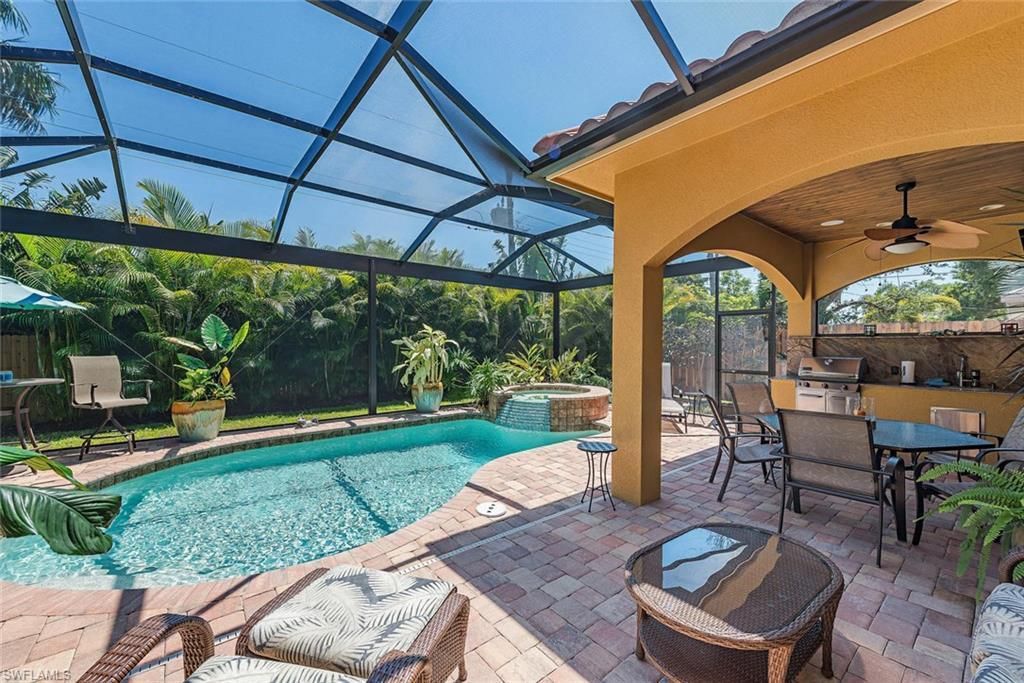 754 93rd Ave N, Naples, FL 34108