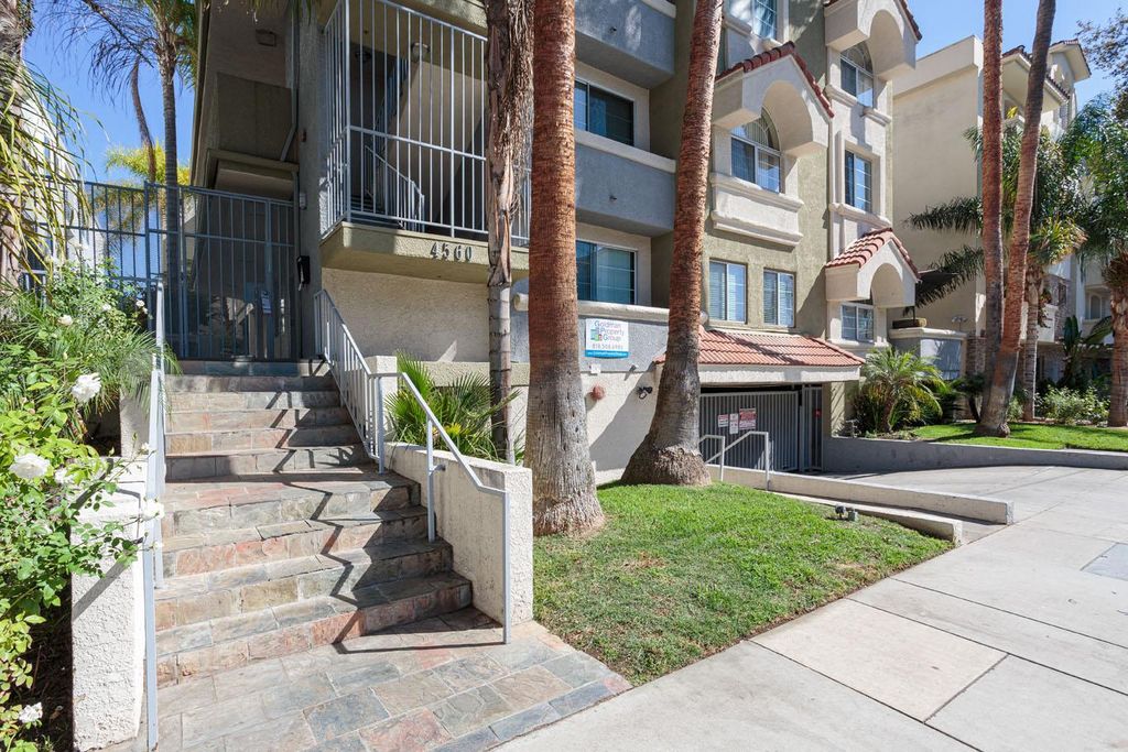4560 Coldwater Canyon Ave  #202, Studio City, CA 91604
