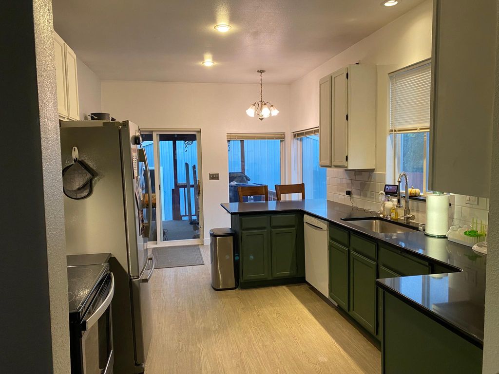 2018 W Jackson Ave, Spokane, WA 99205