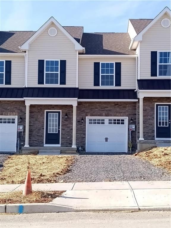 1420 Black Forest Dr, Allentown, PA 18104