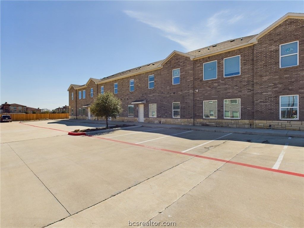 2910 Town Square Ave #2104, Bryan, TX 77802