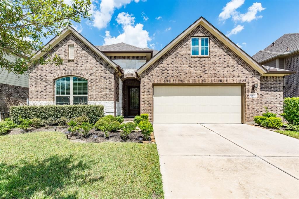 12503 Floral Park Ln, Pearland, TX 77584