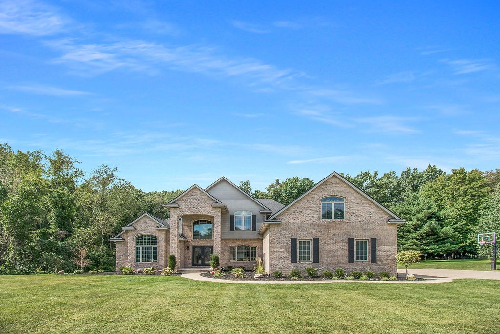 114 Devonshire Ct, Battle Creek, MI 49015