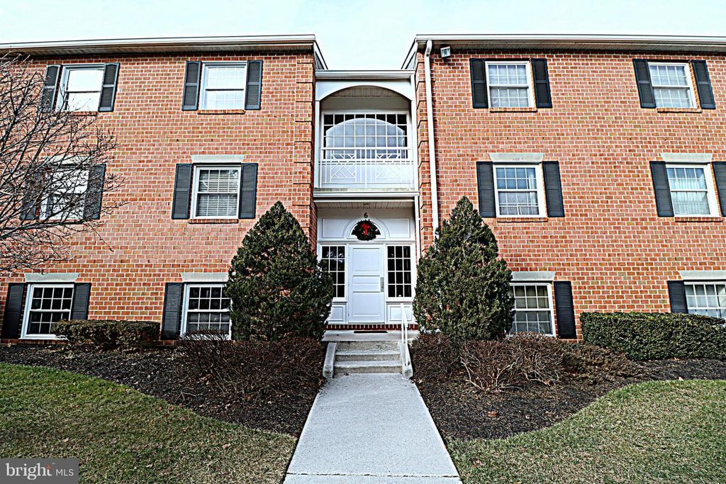 6 Elphin Ct #101, Lutherville Timonium, MD 21093