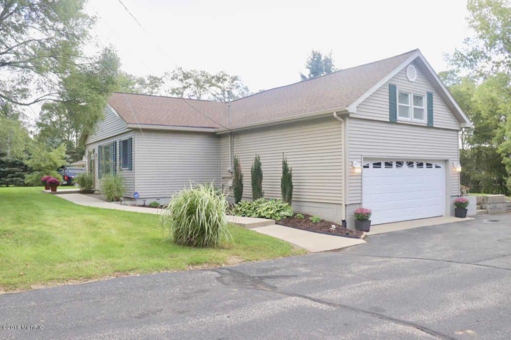 986 11 Mile Rd NE, Comstock Park, MI 49321 Trulia